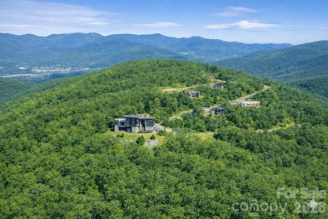 9997 Southcliff Parkway, Fairview, NC 28730