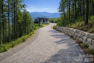 9997 Southcliff Parkway, Fairview, NC 28730