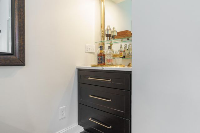 421 Richards Road, Columbus, OH 43214
