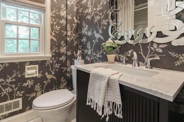 421 Richards Road, Columbus, OH 43214