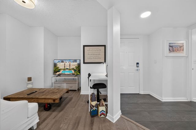 520 SE 5th Ave 2211, Fort Lauderdale, FL 33301