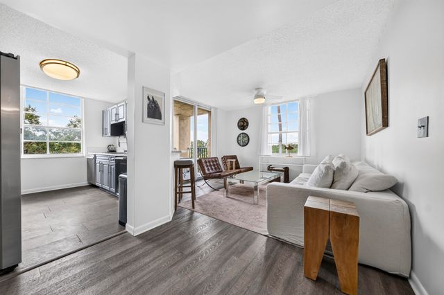 520 SE 5th Ave 2211, Fort Lauderdale, FL 33301