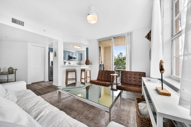 520 SE 5th Ave 2211, Fort Lauderdale, FL 33301