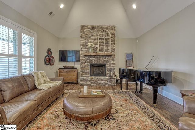 813 Grande Dunes Way, Inman, SC 29349