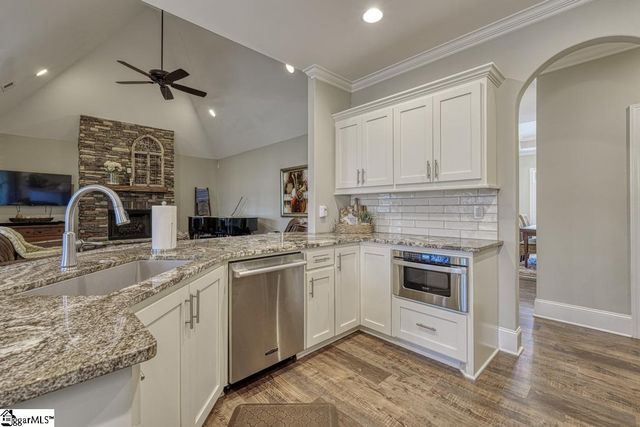 813 Grande Dunes Way, Inman, SC 29349