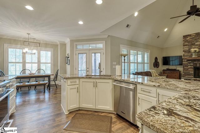 813 Grande Dunes Way, Inman, SC 29349