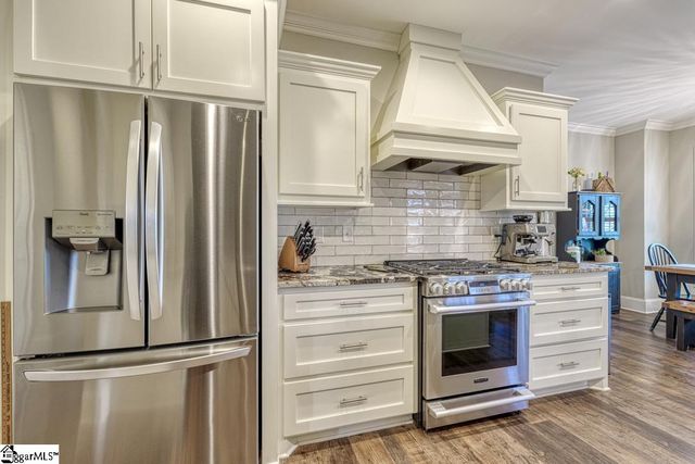 813 Grande Dunes Way, Inman, SC 29349