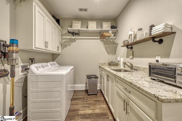 813 Grande Dunes Way, Inman, SC 29349