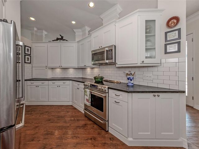 228 VESTAVIA DRIVE, Venice, FL 34292
