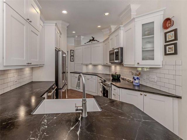 228 VESTAVIA DRIVE, Venice, FL 34292