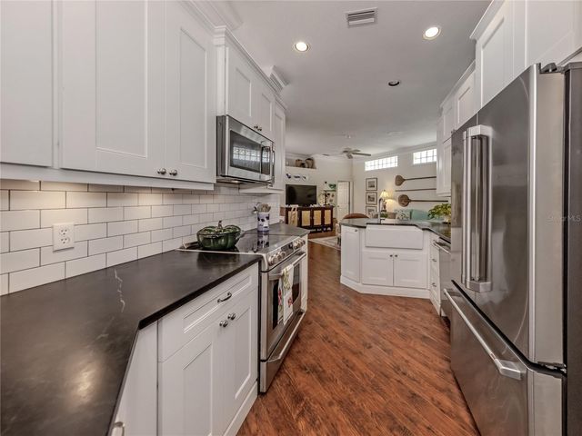 228 VESTAVIA DRIVE, Venice, FL 34292