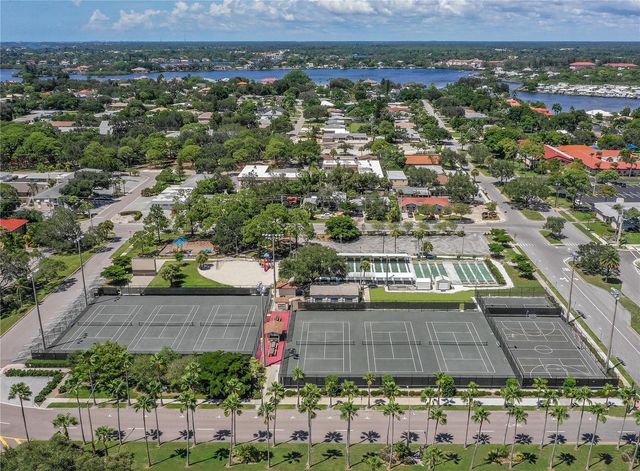 228 VESTAVIA DRIVE, Venice, FL 34292