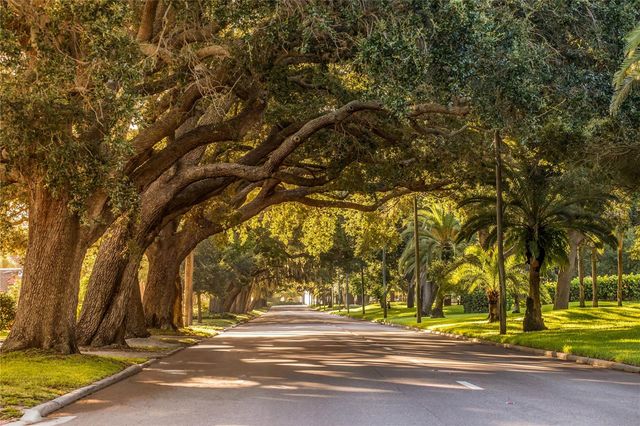 228 VESTAVIA DRIVE, Venice, FL 34292