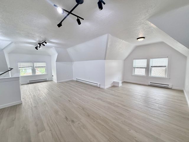 5 Stoneland Rd 3, Worcester, MA 01603