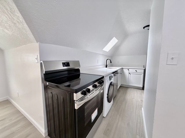 5 Stoneland Rd 3, Worcester, MA 01603