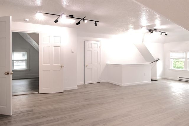 5 Stoneland Rd 3, Worcester, MA 01603