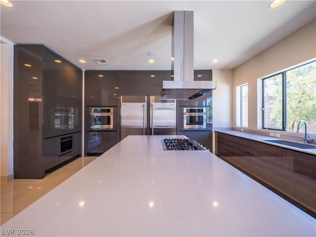7447 Yonie Court, Las Vegas, NV 89117
