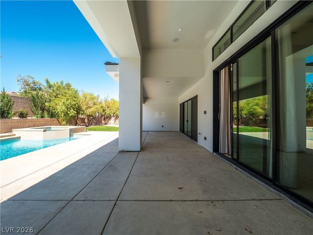 7447 Yonie Court, Las Vegas, NV 89117