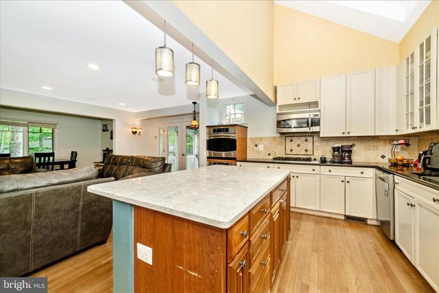 9328 GARDEN CT, Potomac, MD 20854