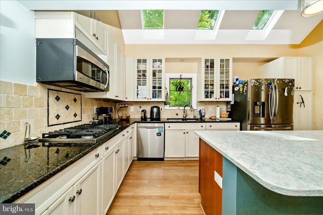9328 GARDEN CT, Potomac, MD 20854