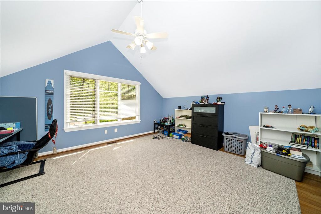 Image 28 of property listing at 9328 GARDEN CT, Potomac, MD 20854