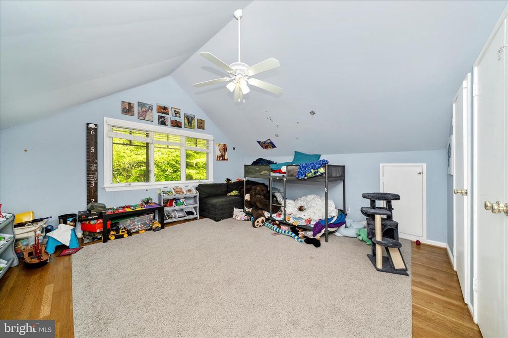 Image 30 of property listing at 9328 GARDEN CT, Potomac, MD 20854