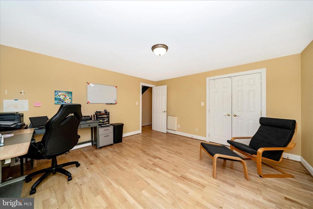 Image 41 of property listing at 9328 GARDEN CT, Potomac, MD 20854