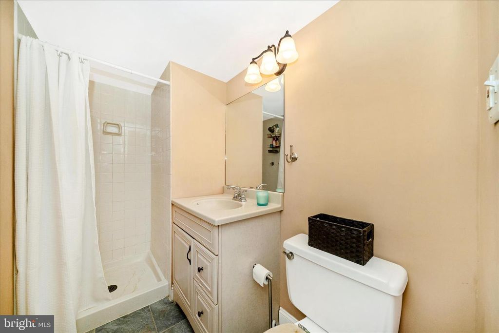 Image 42 of property listing at 9328 GARDEN CT, Potomac, MD 20854