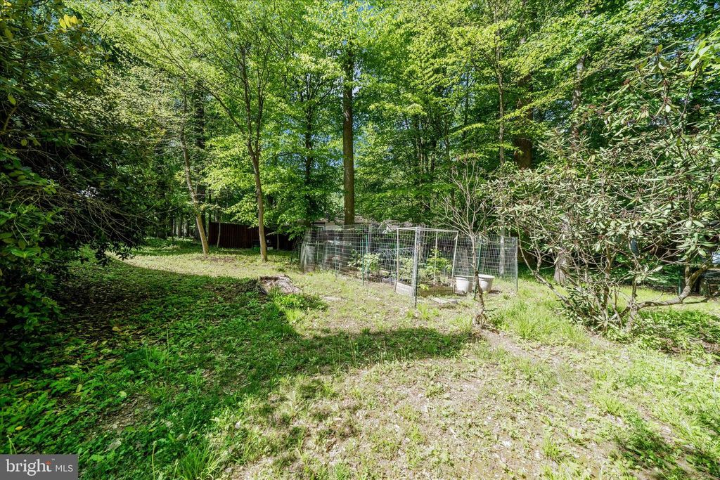 Image 48 of property listing at 9328 GARDEN CT, Potomac, MD 20854