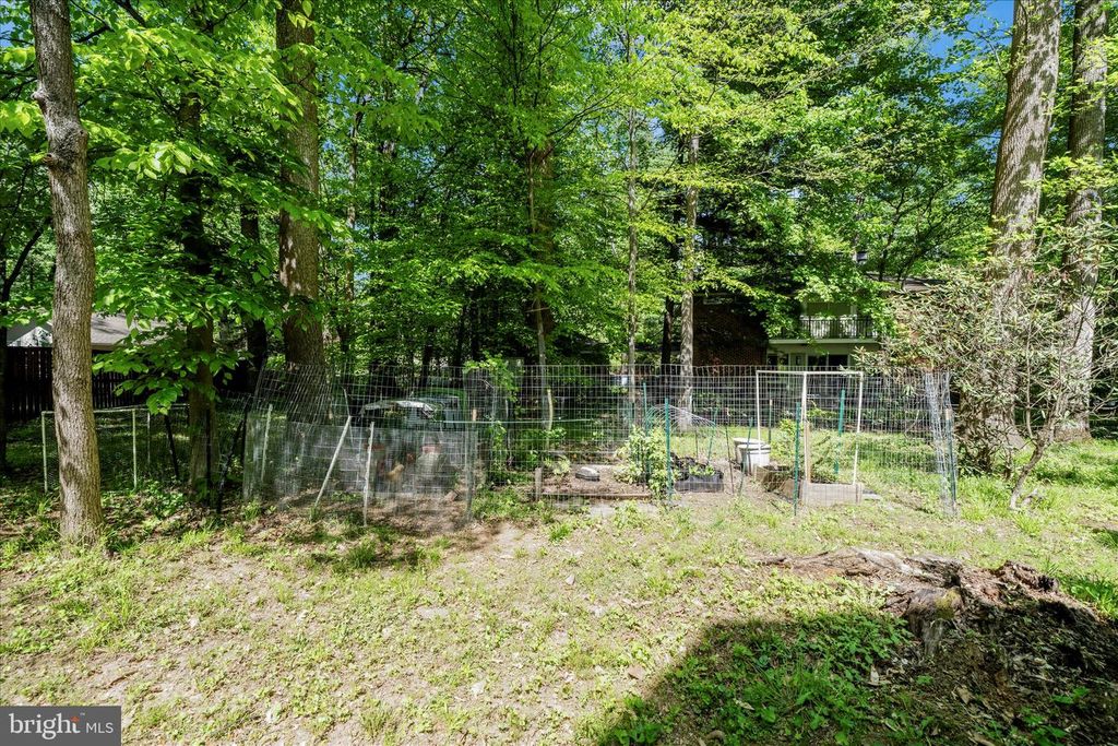 Image 49 of property listing at 9328 GARDEN CT, Potomac, MD 20854