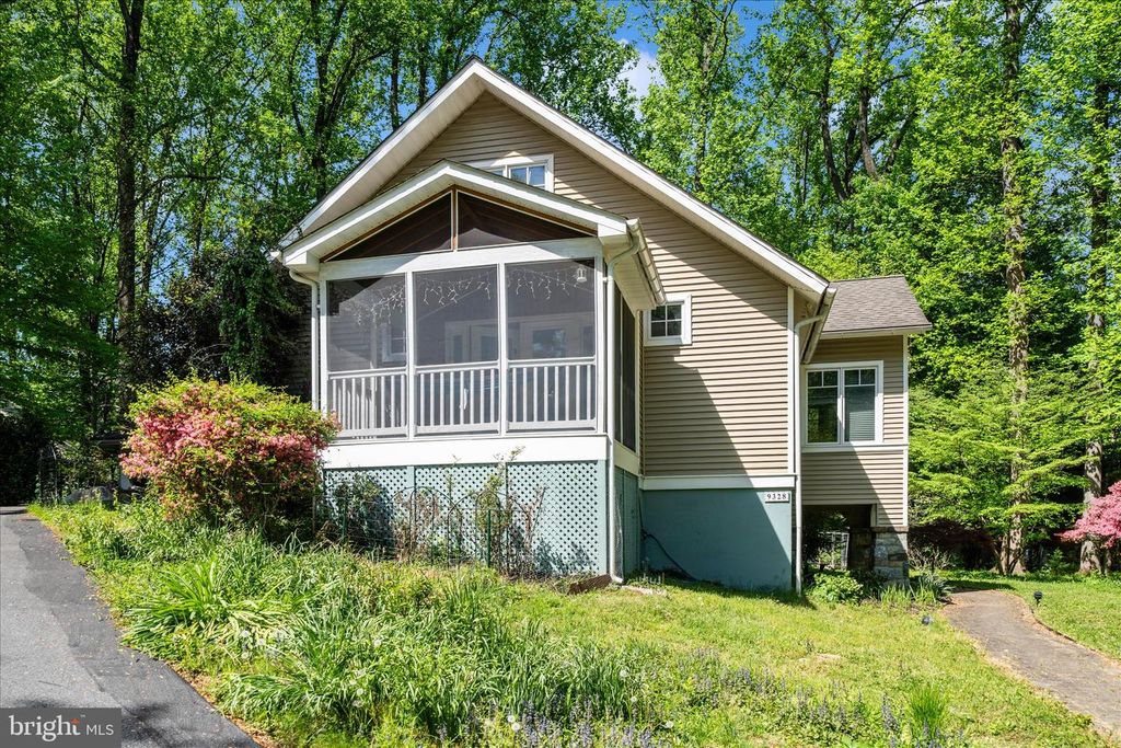 Image 57 of property listing at 9328 GARDEN CT, Potomac, MD 20854