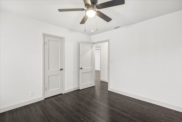 209 Kessler Drive, Granbury, TX 76048