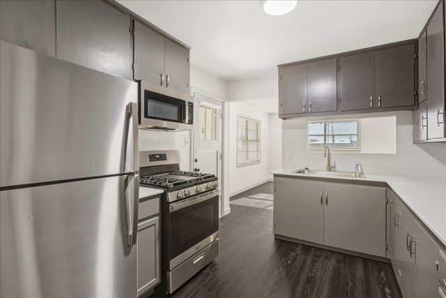 209 Kessler Drive, Granbury, TX 76048