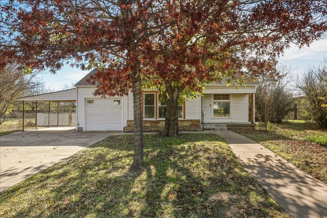 209 Kessler Drive, Granbury, TX 76048