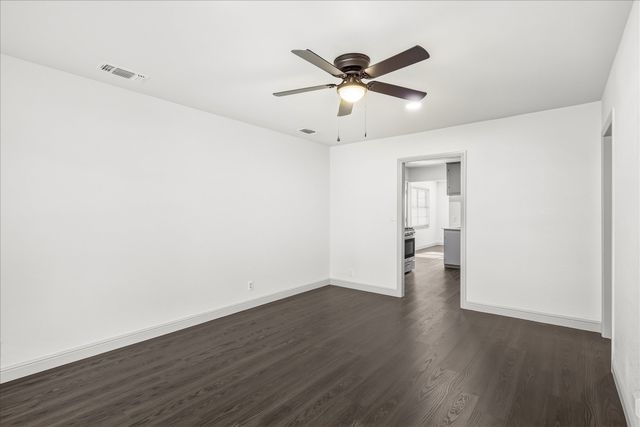 209 Kessler Drive, Granbury, TX 76048