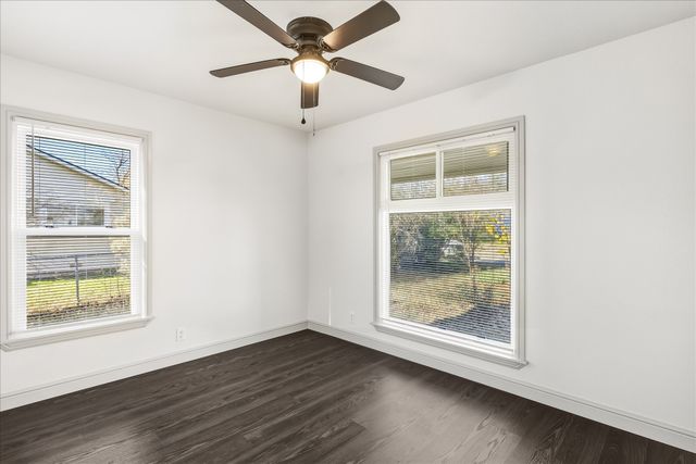 209 Kessler Drive, Granbury, TX 76048