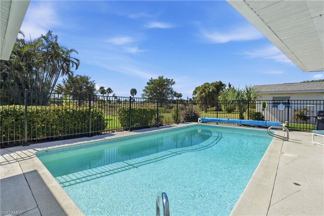 3878 SE 7th PL, Cape Coral, FL 33904