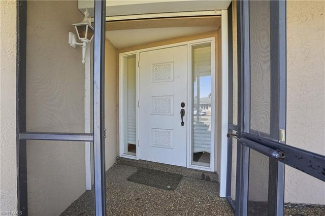 3878 SE 7th PL, Cape Coral, FL 33904