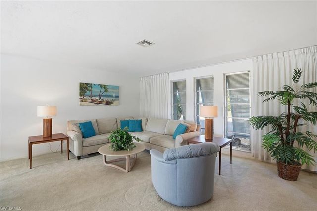 3878 SE 7th PL, Cape Coral, FL 33904