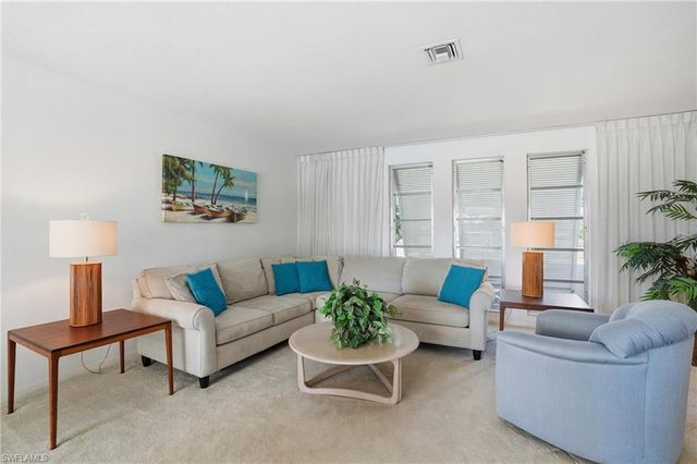 3878 SE 7th PL, Cape Coral, FL 33904