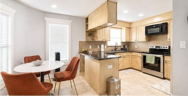2027 Oxford Street A, Houston, TX 77008