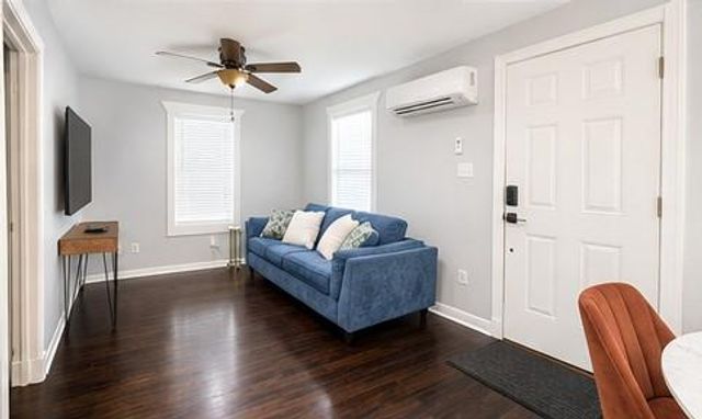 2027 Oxford Street A, Houston, TX 77008