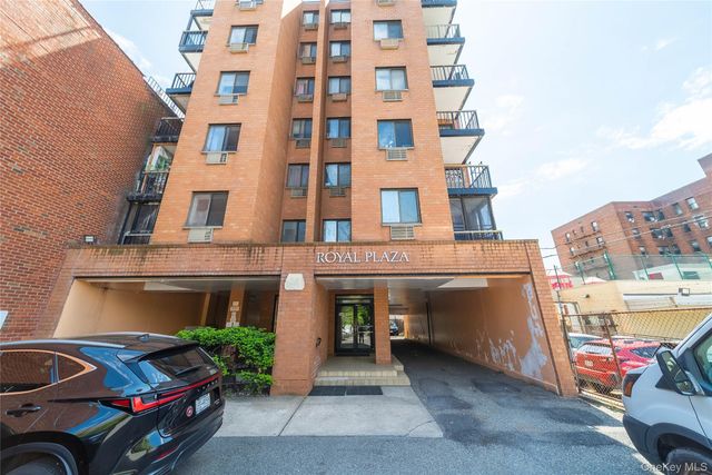 14468 38th Avenue 703, Flushing, NY 11354