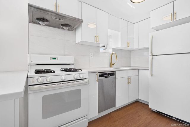 14468 38th Avenue 703, Flushing, NY 11354
