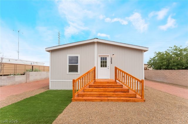 5868 East Carey Avenue, Las Vegas, NV 89156