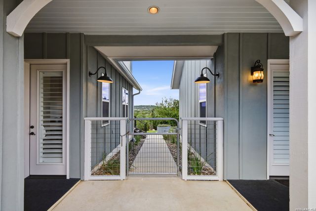 10033 KENDALL CYN, San Antonio, TX 78255