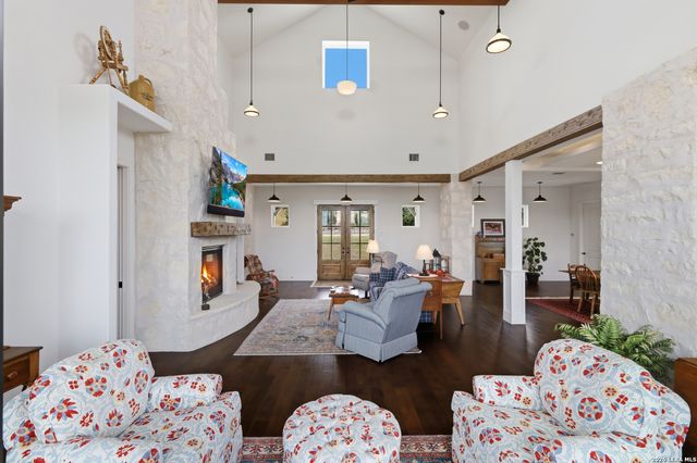 10033 KENDALL CYN, San Antonio, TX 78255