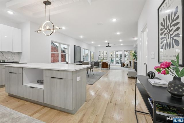 78 Beacon Avenue 2, Jersey City, NJ 07306