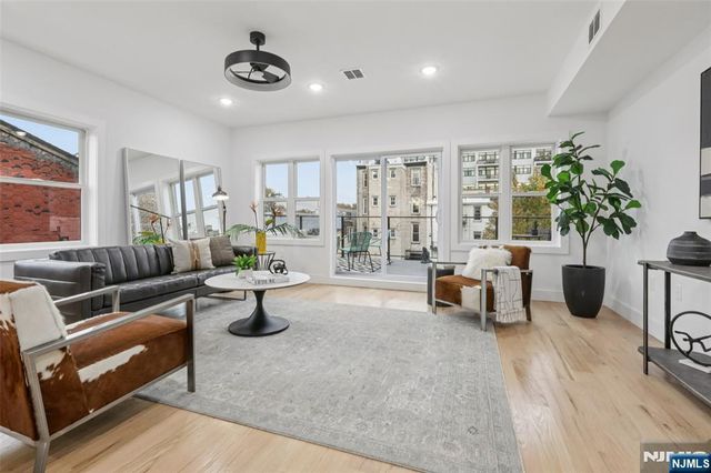 78 Beacon Avenue 2, Jersey City, NJ 07306