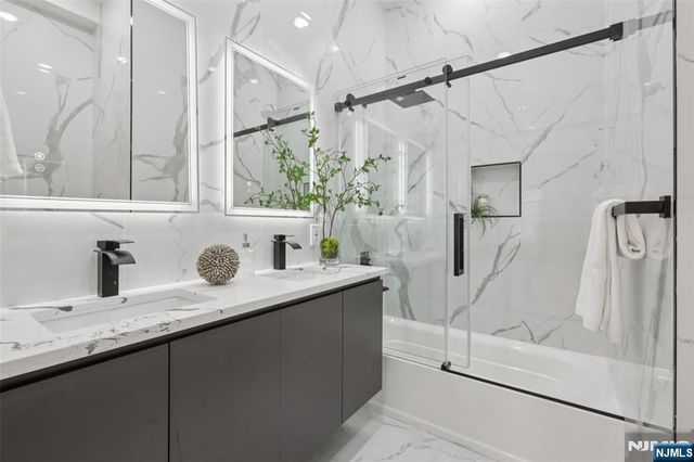 78 Beacon Avenue 2, Jersey City, NJ 07306